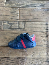 Load image into Gallery viewer, Gucci Pre Walkers
