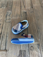 Load image into Gallery viewer, Burberry Slip Ons